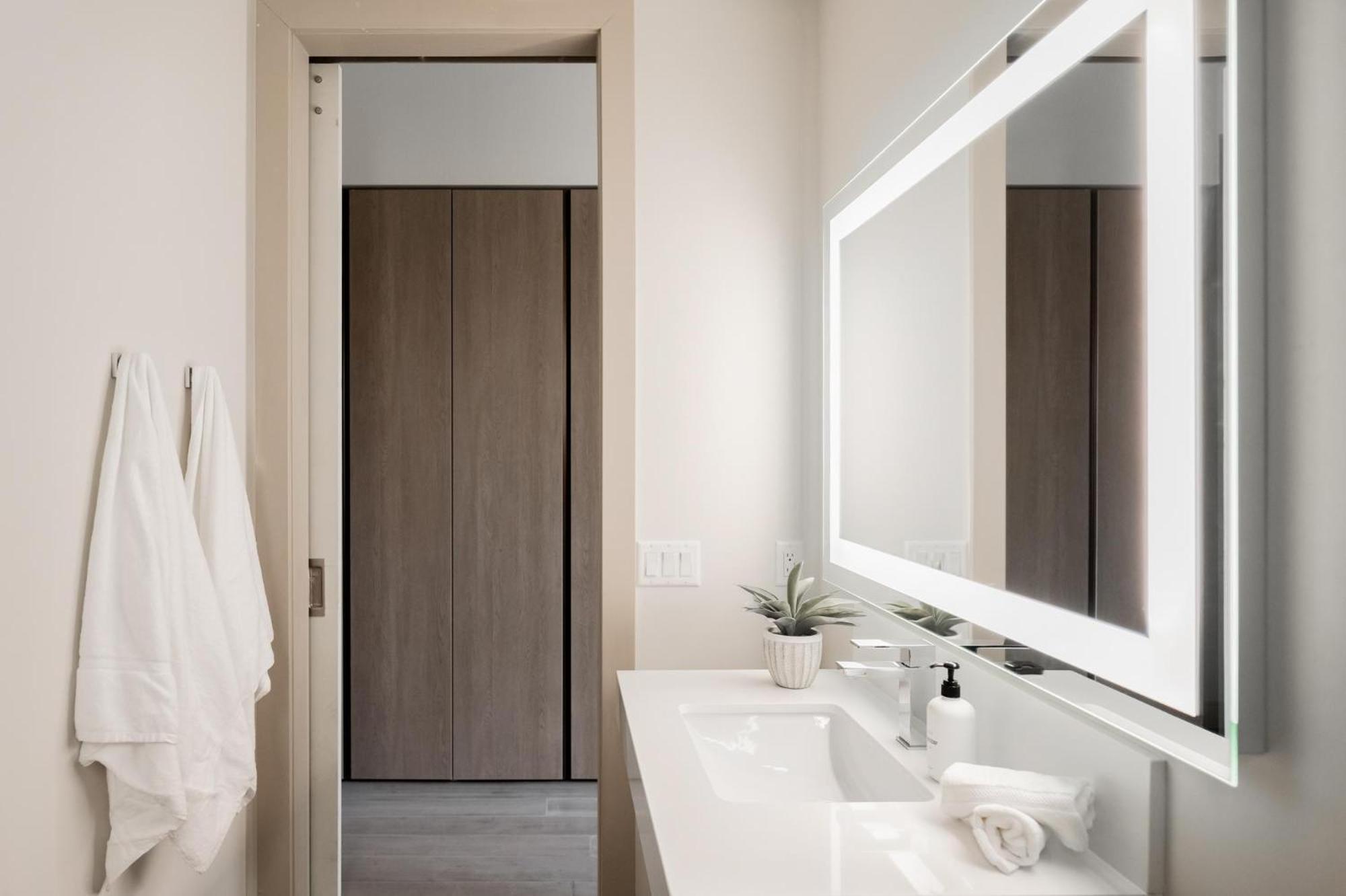 Brand New Condo - Walk To Empower Stadium - Tesoro DEN Extérieur photo